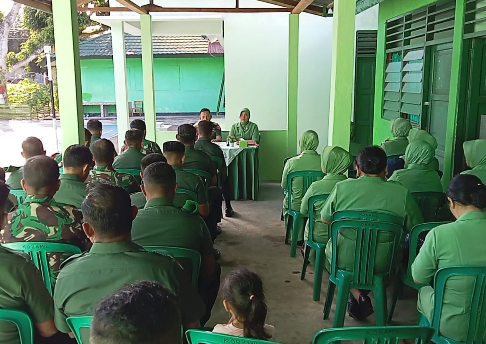 JAM PIMPINAN, Danramil 1502-01/Banda Kapten Cba Zulkifli Ten Berikan Pengarahan Kepada PRAJURIT dan PERSIT